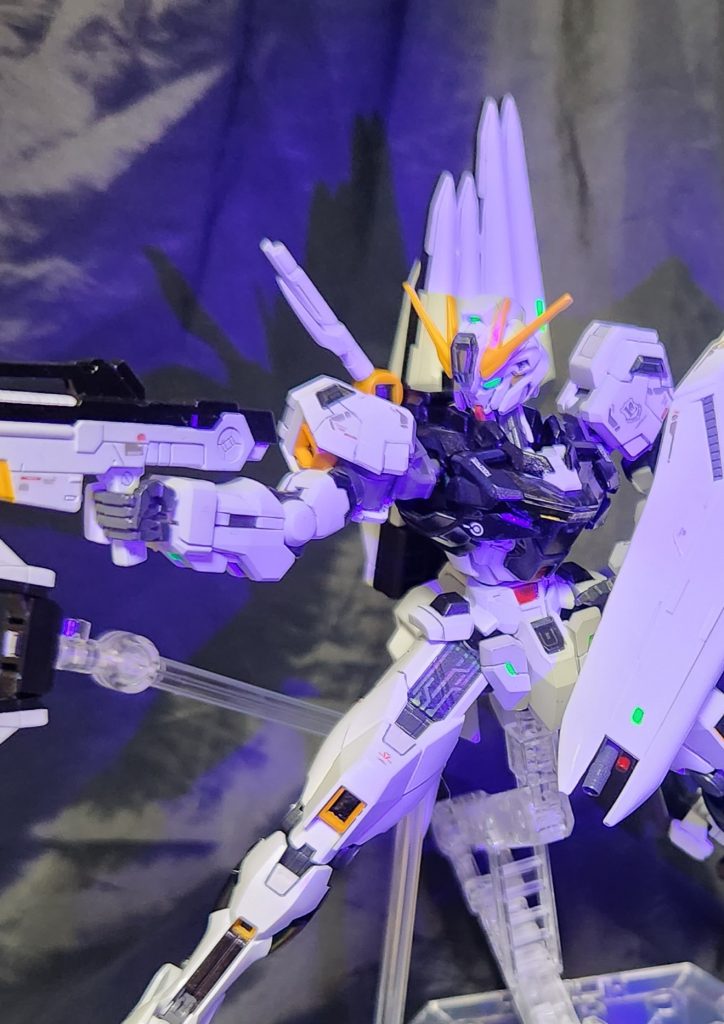 センサー類は蛍光塗料で塗装しました。