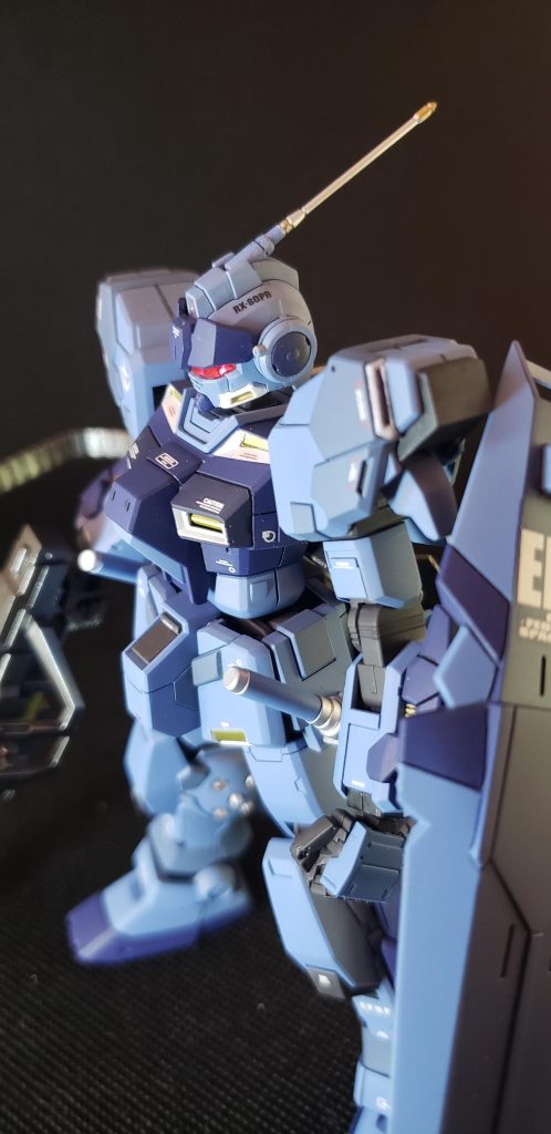 ビームサーベルに差し色でシルバーを使ったのが今回のお気に入りポイント。