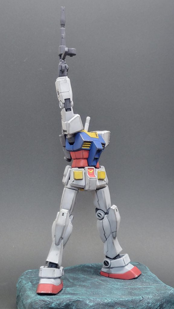 いや～いいですよね、ラストシューティング！ガンダムを見た者、ガンプラに触れた者なら一度は作りたいと思うシーンですよね～ (個人的な意見です)私の持てる技術と理想を詰め込んだ作品ですので、最後まで見て頂けると嬉しいです！