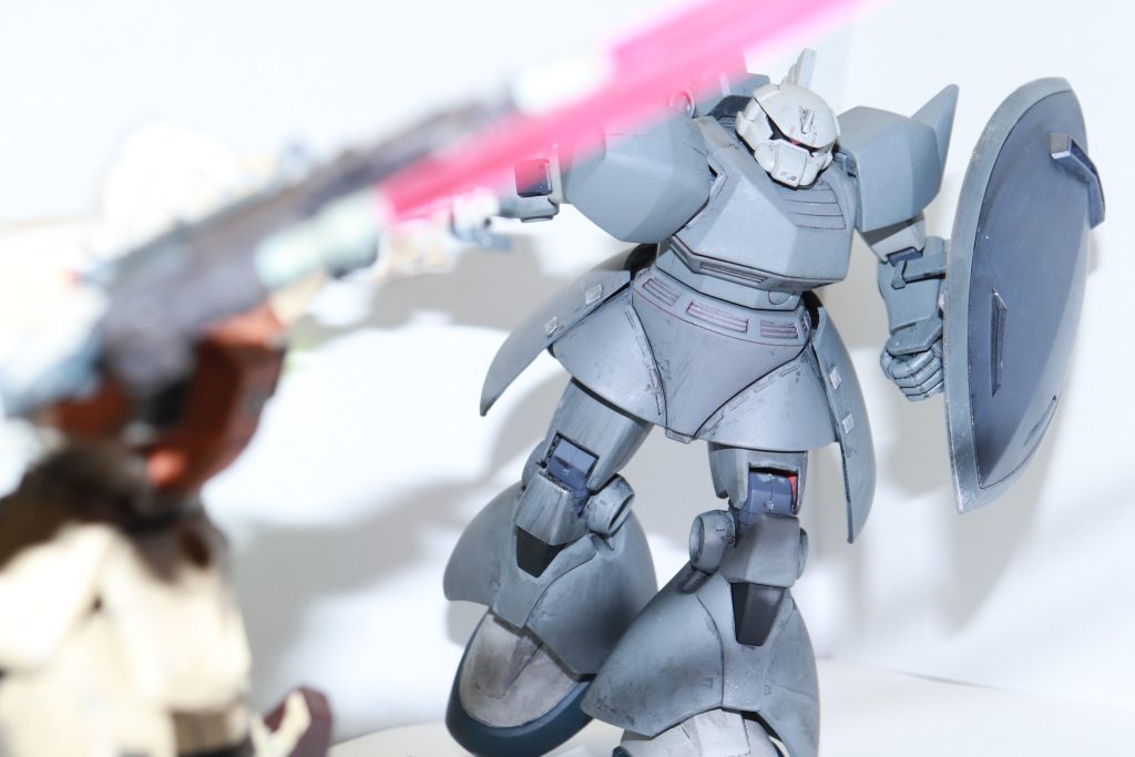 ここからは軽く機体の説明をエース用にゲルググの性能を向上させるためのテスト機として計画されたMS。この機体は機動性の向上を目的として製造された。