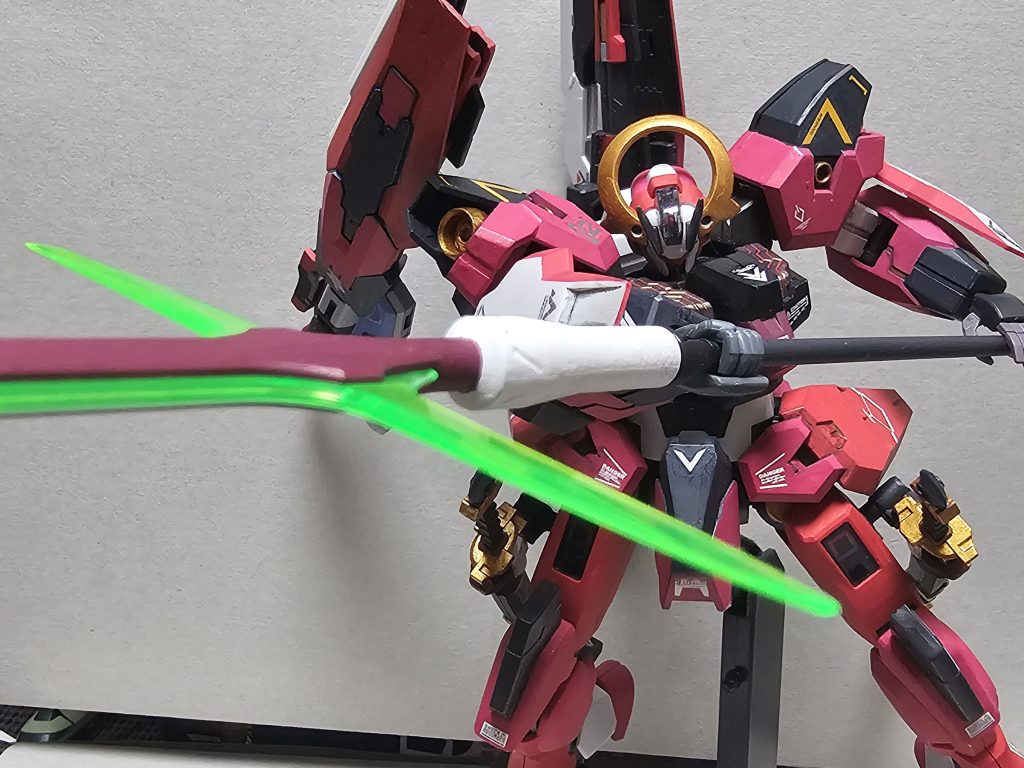 当初搭載されてなかったがグエルの要望でディランザが使用していたビームランスを後から搭載した設定にしました。