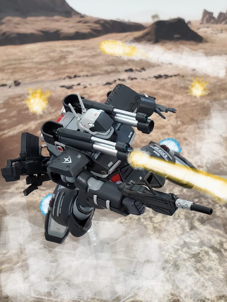 的確に撃ち込まれるドムのバズーカ弾を回避しながらキャノン砲で応戦するウォルフ中尉✨機動性の高い両機の撃ち合いは決定打にはならない…😔しかし、エースパイロットのドムは高速移動しながら徐々に間合いを詰めてきているようだ…😓💦