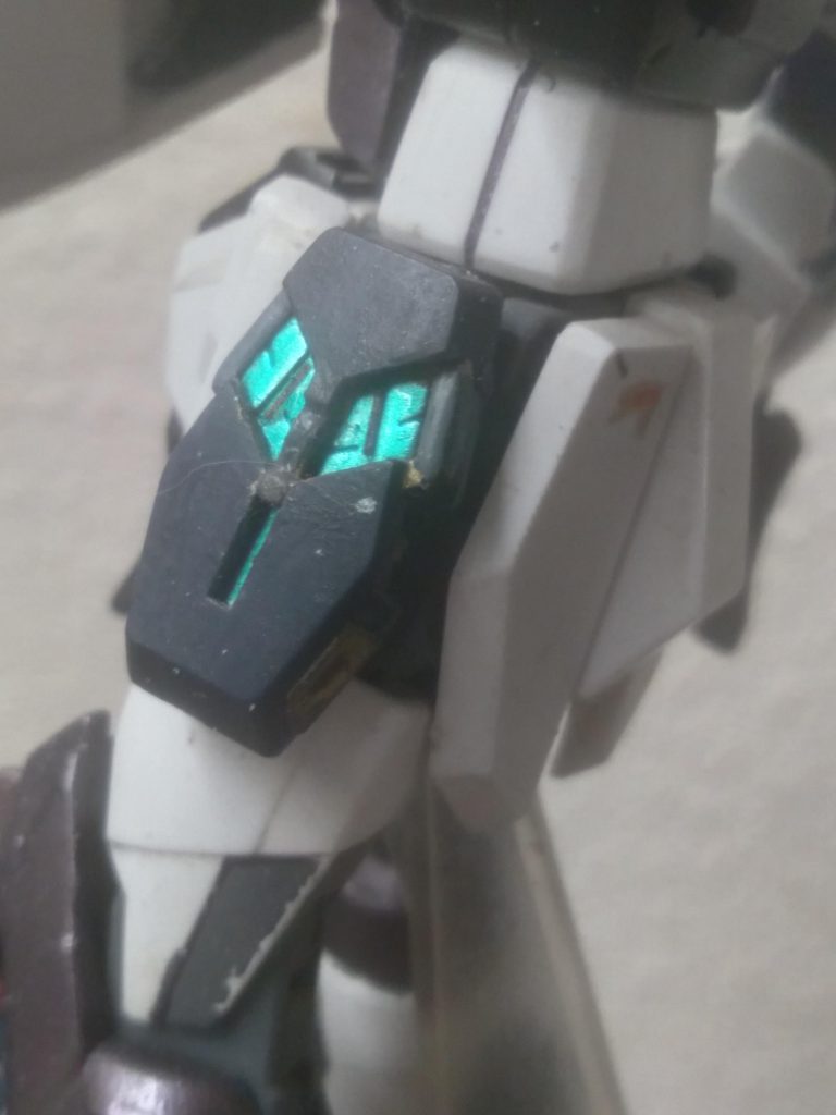 The Banshee's side skirts were also transplanted. I trimmed off the peg and cut the connection off the p.s.f ones and glued the two parts