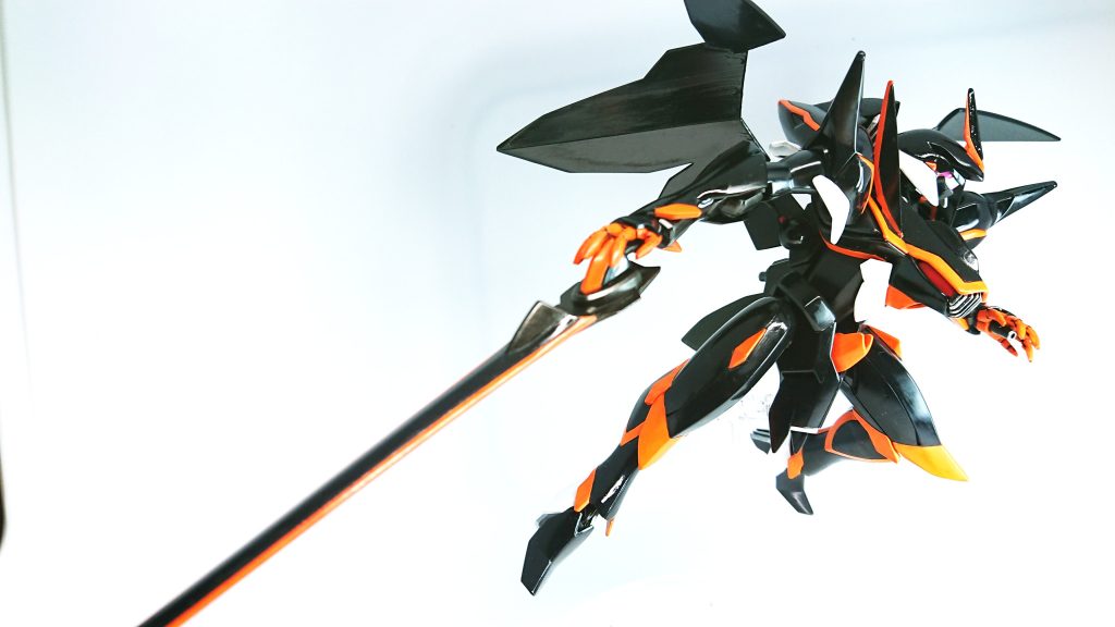 関節の可動域はそれなりですがポーズを取らせている最中ごりごり塗装が剥げました😢