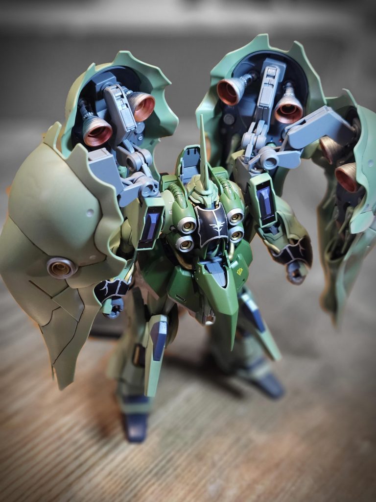 モノアイも見えないですね。これも今後の課題ですね。