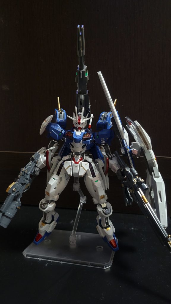 ガンダムマーカーってメッキ塗装もできて塗ってるとテンション上がりますね。 ガンスタをたまたま発見できて投稿見てたらかっこ良すぎてテンション上がりました。 色々ご指摘いただければ嬉しいです。