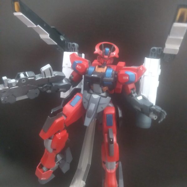 I have improved on my Schwarzette custom, Gundam Alcyone. It now has large booster units as well as powerful beam cannons. I got the idea based off the EX-S Gundam. I don't have any mega beam saber handles like the ZZ to use, haha. I just attached the ones I made recently （1枚目）