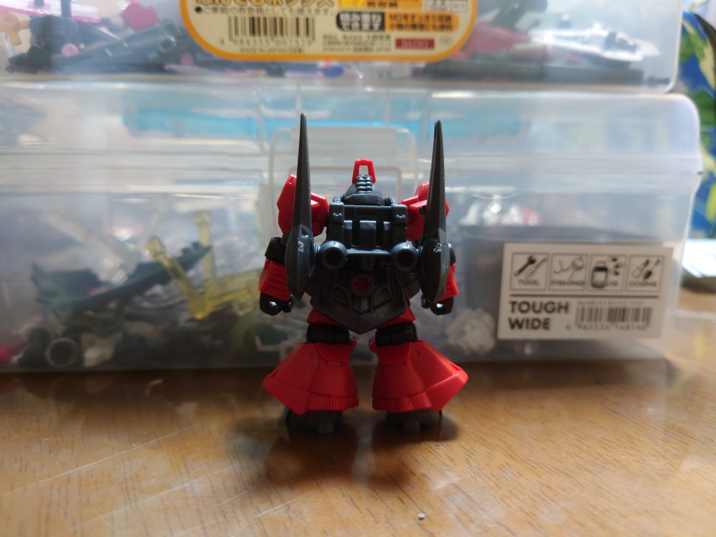 背面です。（暗くて分かりにくいですが、リアスカートグレーに塗っています）