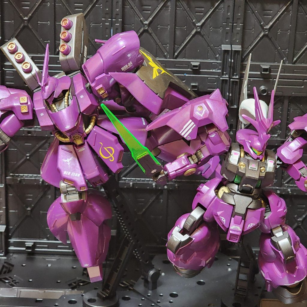 サザビーはやっぱりでかいw撮影スペースから、はみ出るはみ出るw