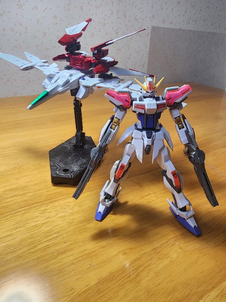 分離しての並べての写真。ソード、ランチャーのユニットも作ったので、順次挙げていこうと思います❗