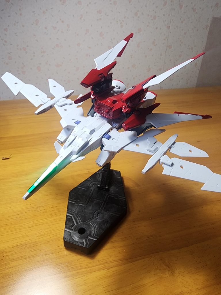 30MMのキットを使い、スカイグラスパー的な感じで分離して独立で行動出来る機体を作りました❗