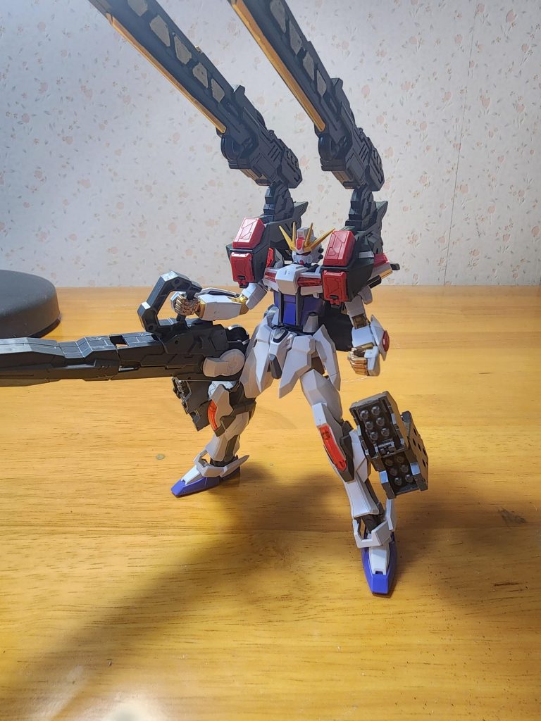 全砲門解放してのフルバースト❗SDのサージェントヴェルデバスターの追加武装とその他ジャンク品を使用して制作しました。