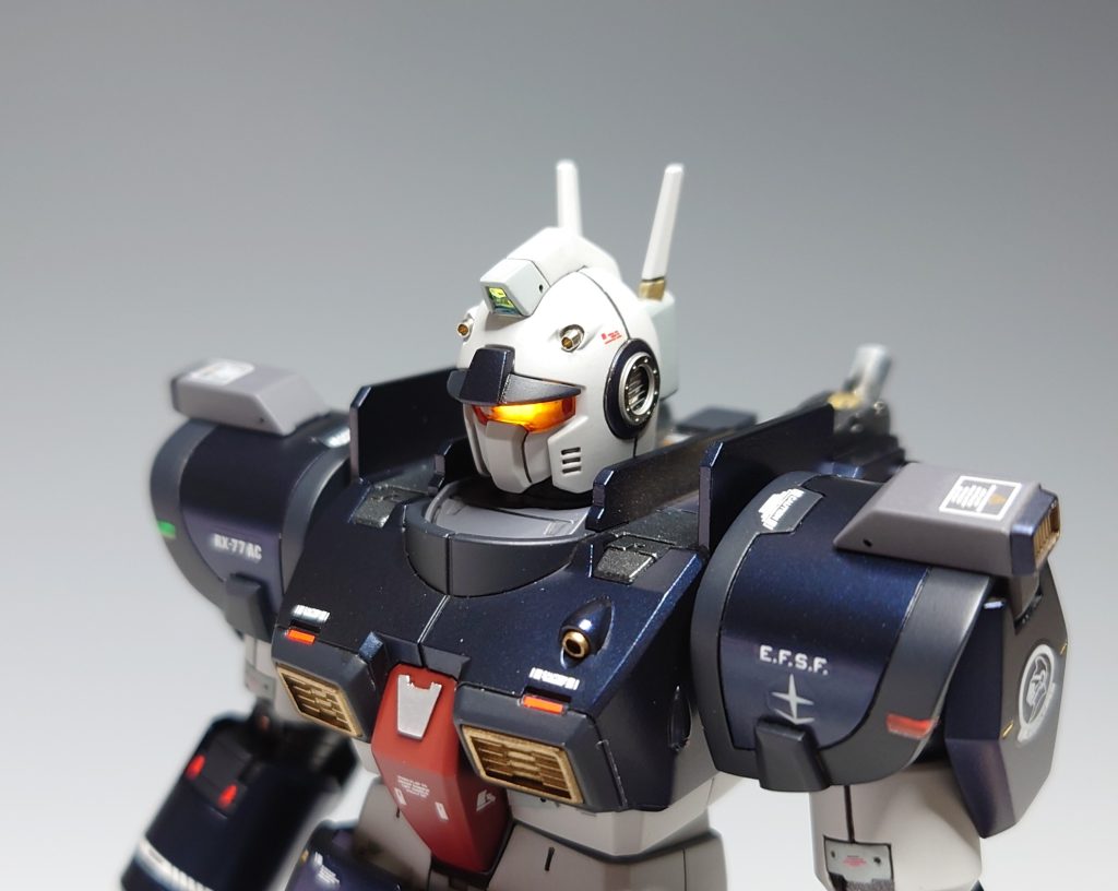 【ノーマルヘッド】[解説]  通常のガンキャノンバイザーにも一応変更できます。変更してみるとグッとガンキャノンっぽくなりますね。