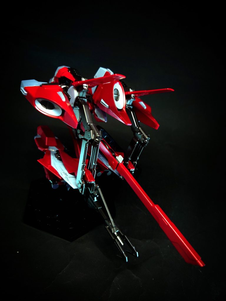 武装・必殺攻撃 水中用シールド・ブースター機体下部に装着されたシールド・ブースターの水中戦仕様。前方部に水中発射式の大型巡航ミサイルと小型ミサイル、ハープーン・ガンを内蔵している。アクア・ユニット機体両側に装備された水中戦用ユニット。前方部に4連装マイクロ・ミサイルとハンド・アンカーを装備したポッドを搭載している。バハル・ライフル銃身に4本の銛を配した水中用フェダーイン・ライフル。機体下部に懸架され、合体した機体の手持ち武装として運用される。炸裂式ハープーン・ガンスタビライザー先端に1基内蔵されている射出式の銛。