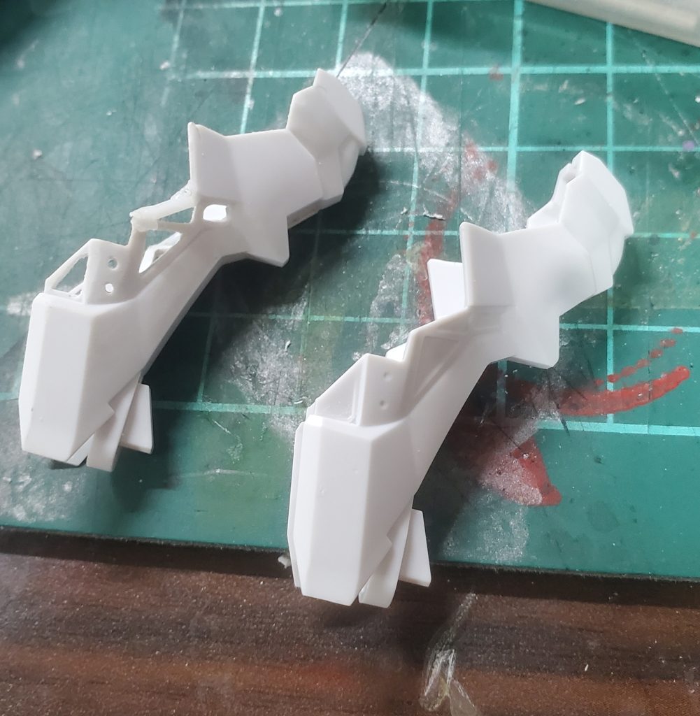 ふくらはぎ塗り分け面倒と思い、くりぬいたら余計面倒くさかった説