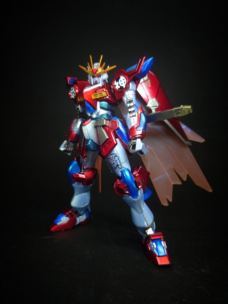 トライバーニングガンダム以降に採用されたバーニングバーストシステムは、新たに「炎神（えんじん）バーニングバーストシステム」と命名され、文字通り炎の神にふさわしい力を発揮する。