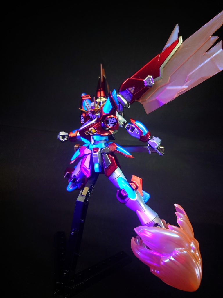 HG 神バーニングガンダム–3枚目/制作者：鈴木　克海