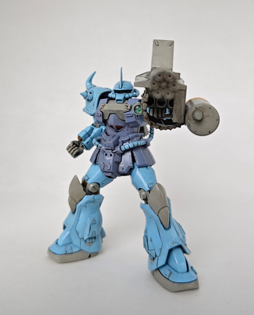 肩口に、横打ちポーズ用のリブがあります。至れり尽くせりだなぁ、このキット。