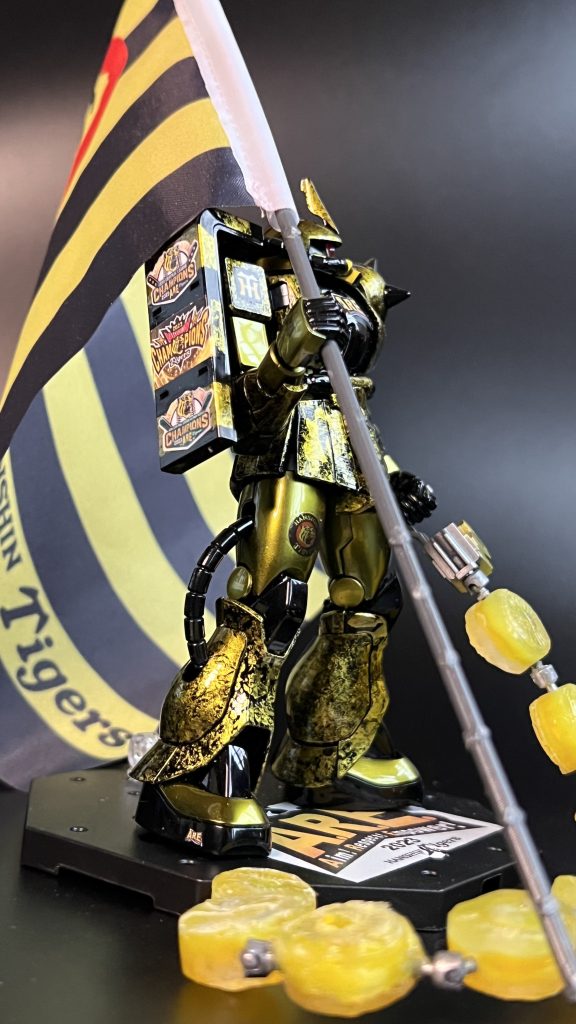 シールドの上にリーグ優勝、下にクライマックスシリーズのデカール真ん中のが日本シリーズ制覇のデカールです!