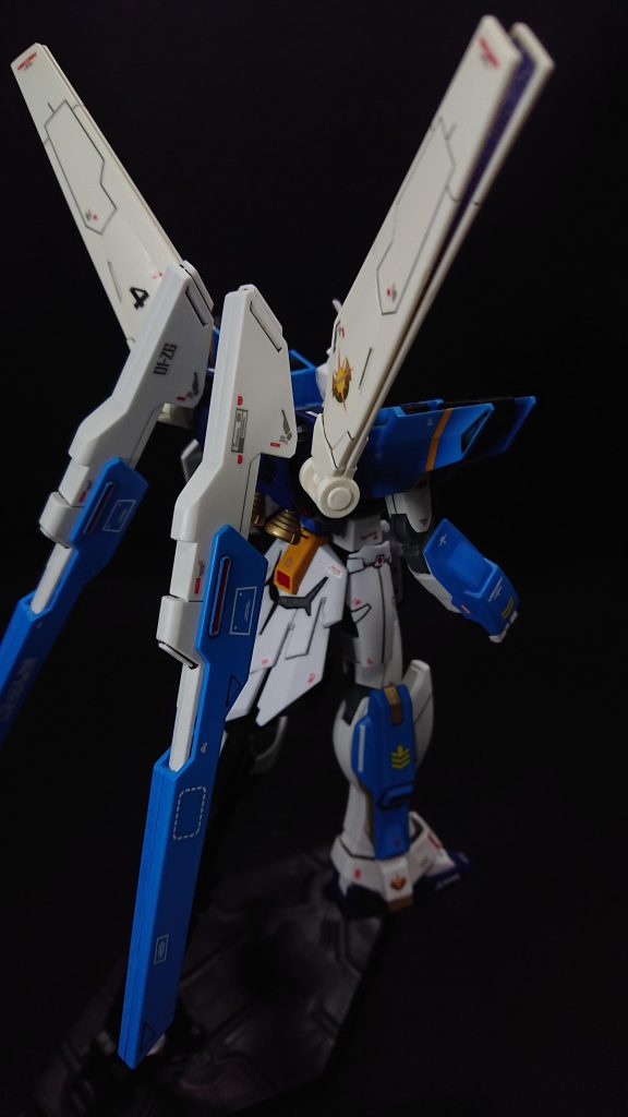 使用した塗料タミヤカラースプレー・ブラック・ブルー・ゴールド・ライトブルー・キャメルイエロー・ライトガンメタル・キャンディーライムグリーン