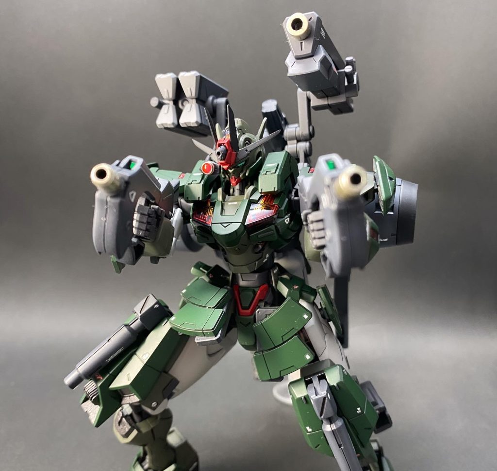 2丁のライフルみたいなのはザウォートから。銃口がわからなかったのでジャンクパーツの銃口をつけました。