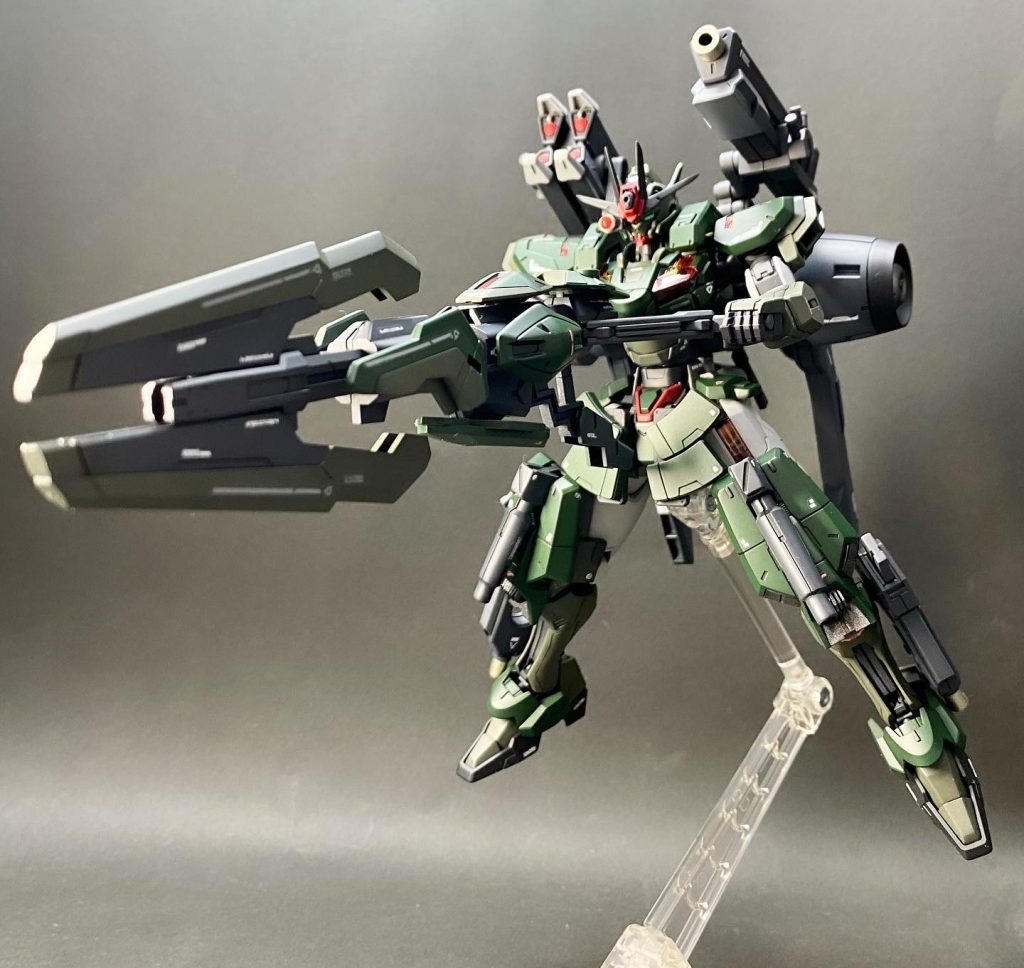 エスカッシャンはそのままなので武器と合体できるギミックは残っています。