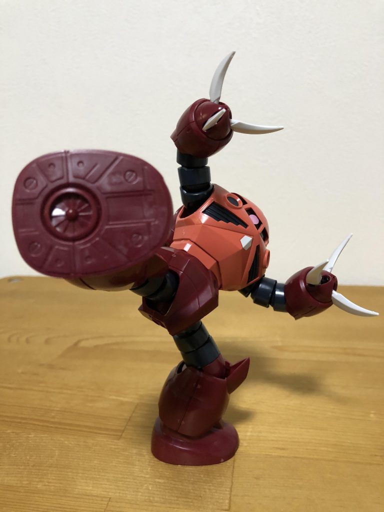 足裏のスクリューがいい感じ。水中機らしさが出てます。