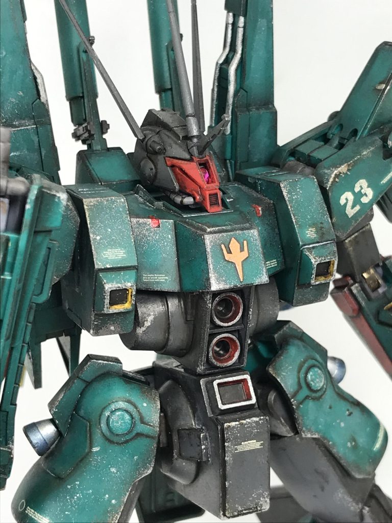 キット買えるなら工具や塗料くらい買えるやろ！とセレブなモデラー様は思うかもしれませんが…工具や塗料を買わないぶん…キットを沢山買うのです🙄おかげで逆シャアまでの一般販売されているHGUCキットは、コロナ前にはほぼコンプできました