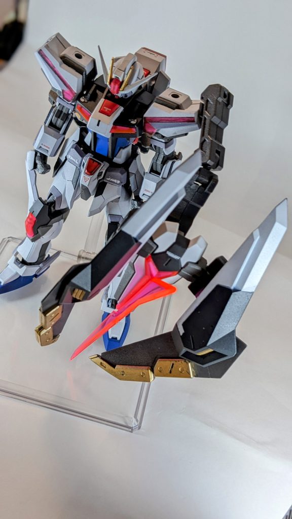 『ビックシザー』が展開すると図の様になり、腕に接続しているジョイントにより、別機構として運用することができる。