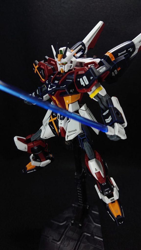 部分塗装にタミヤのエナメル塗料・オレンジ・フラットブラック・フラットイエロー・フラットレッドセンサー部分にはMr.メタリックカラーGX・メタルイエローグリーン