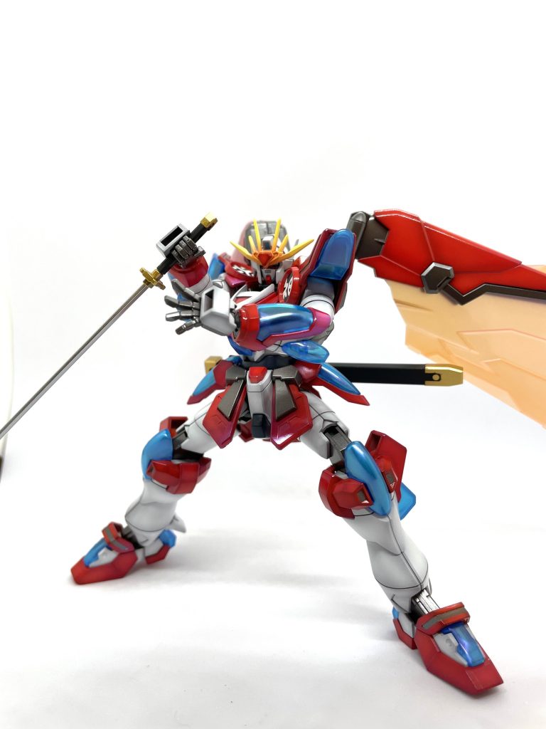 赤い装甲パーツもブルーパールで青色に偏光するようにコートしましたが、あんま分からん。。