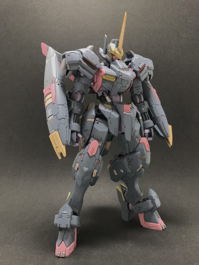 脳内設定としては あり合わせの素材をやりくりして強化、改修 その際コンセプトを踏襲した悪名高い機体の名前を冠して 端白星