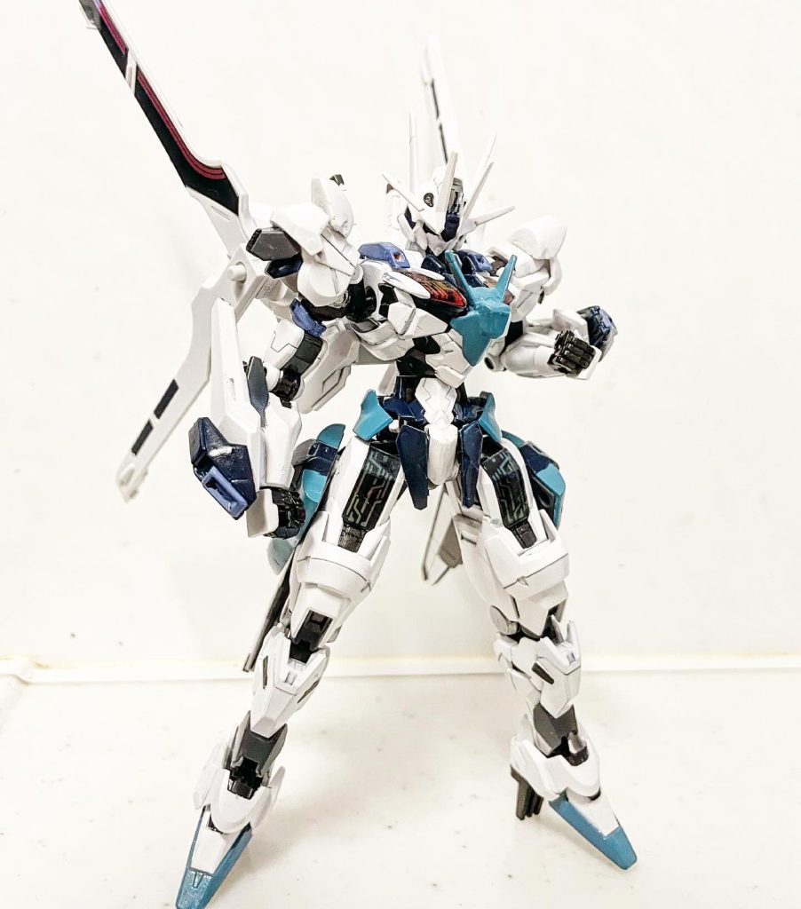 腕部はルブリスです