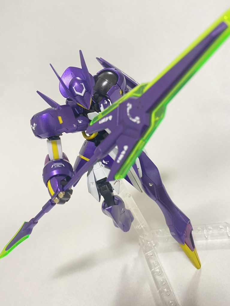 この、ダリルバルデそのままの槍がなんとなくエ●ァを彷彿とさせてしまうのでしょうか…最初のコンセプトが某竜騎士だったので、これは誤算でした。