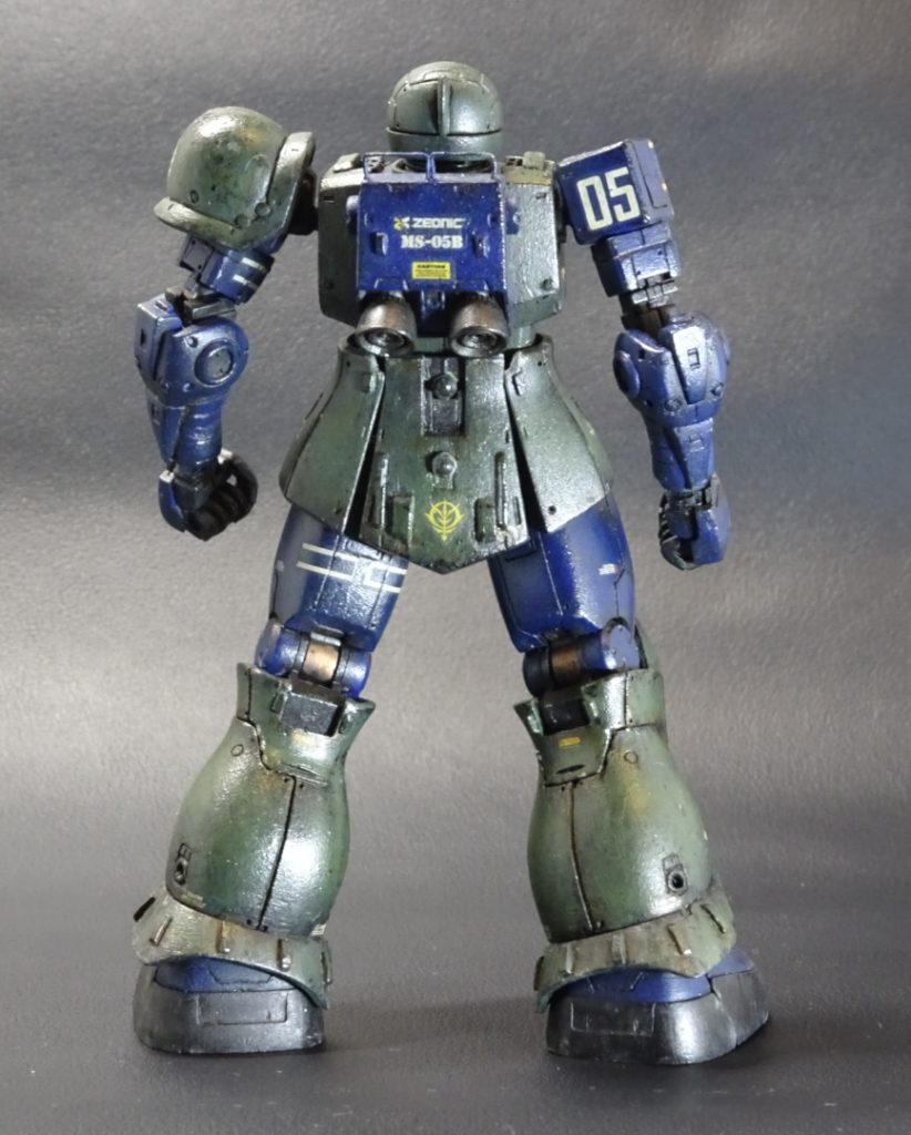 ジオン最初の戦闘MSなので、ディテール多めに入れています。で、ザクIIで整理されて減ったという設定。