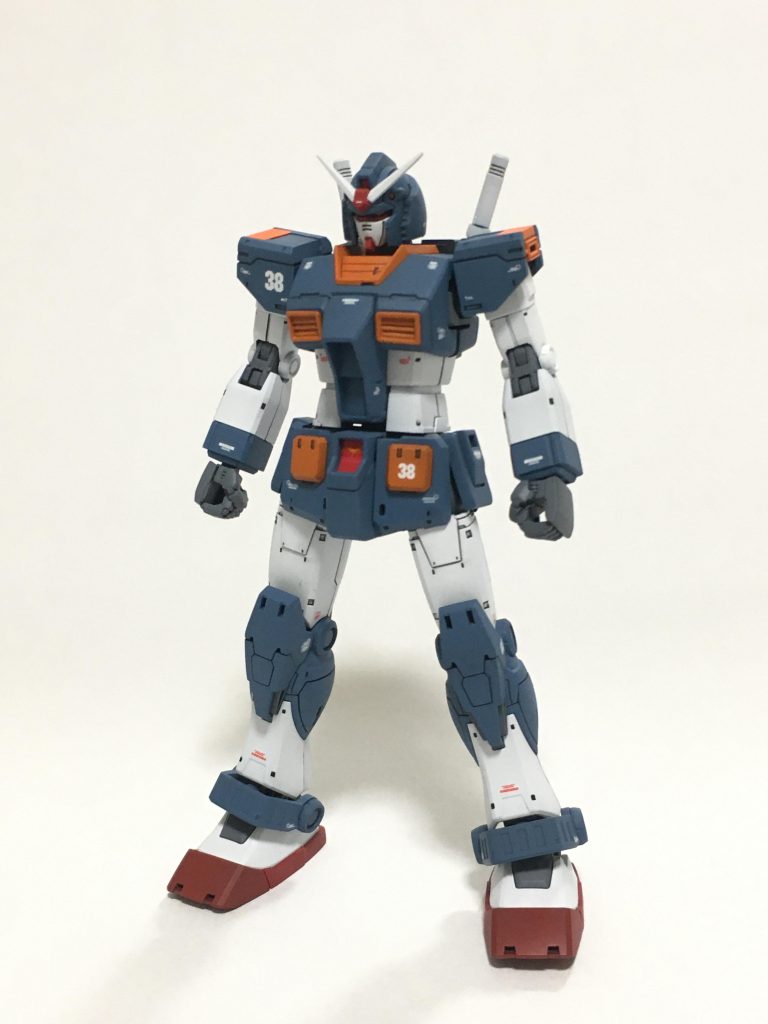 中の人から。今回はカラーリング以外はキットの説明書どおり、出来る限り丁寧に作りました。フェイスはやっぱりホワイトが好きです。