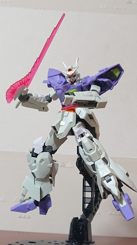 接近戦はビームトマホークと腕に仕込まれたバタフライエッジ☀️