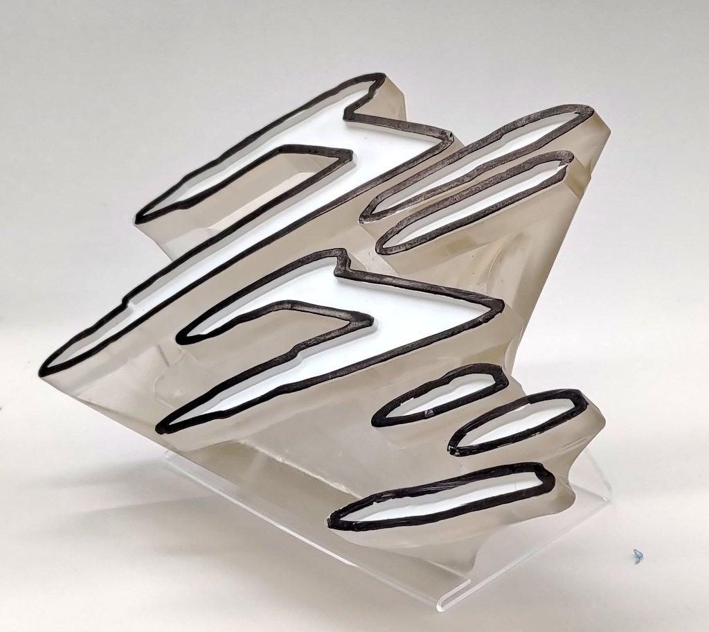 「グワッ」の吹出は3Dプリンターによる印刷です。その後ひたすら表面処理とマスキング