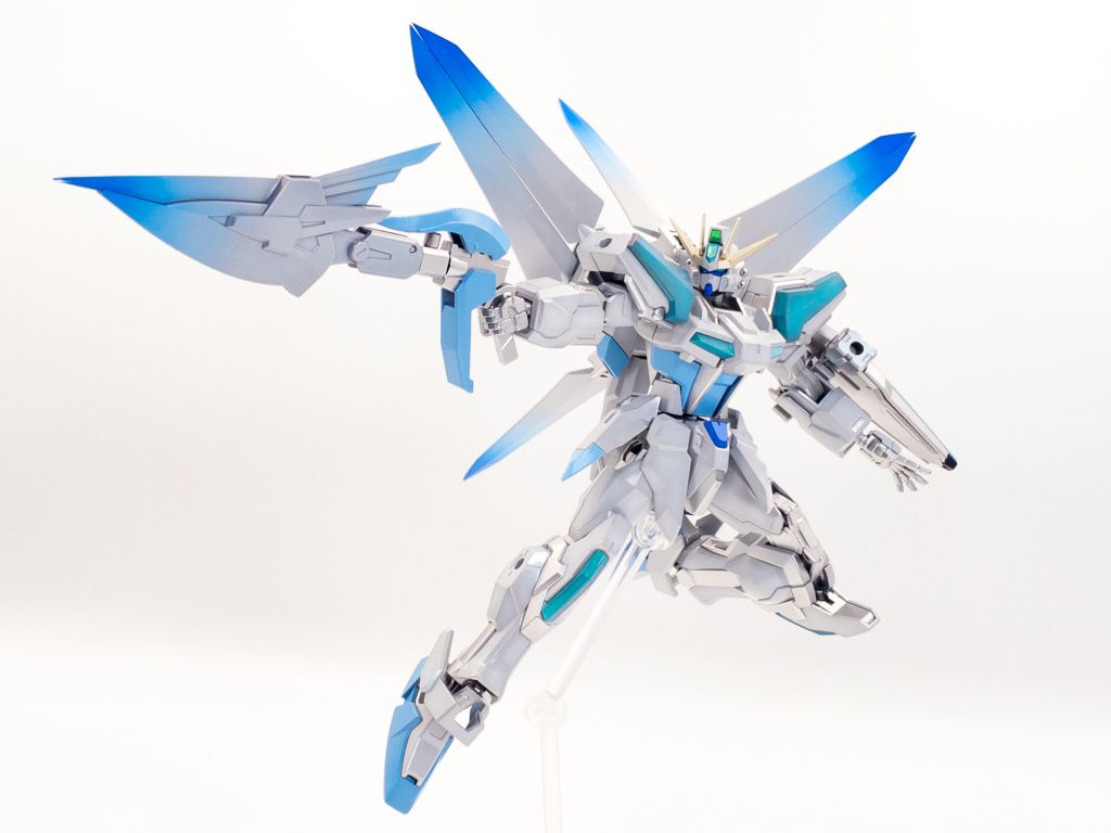 ブランシュソードライフル本機のメイン武装。ライフルモードとソードモードの切り替えが可能。