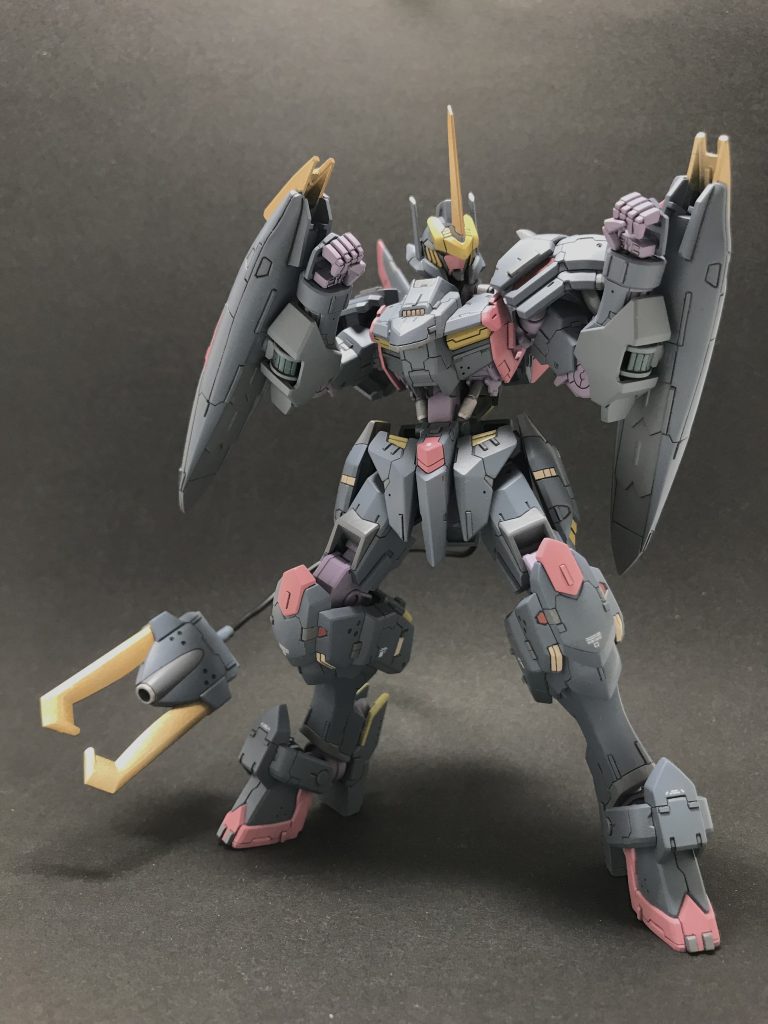 説明し忘れてましたが 尻尾みたいになります ルプスレクスリスペクトですね シールドを二つに切り分けてそれっぽく整形しただけでデザインはほとんど変えませんでした