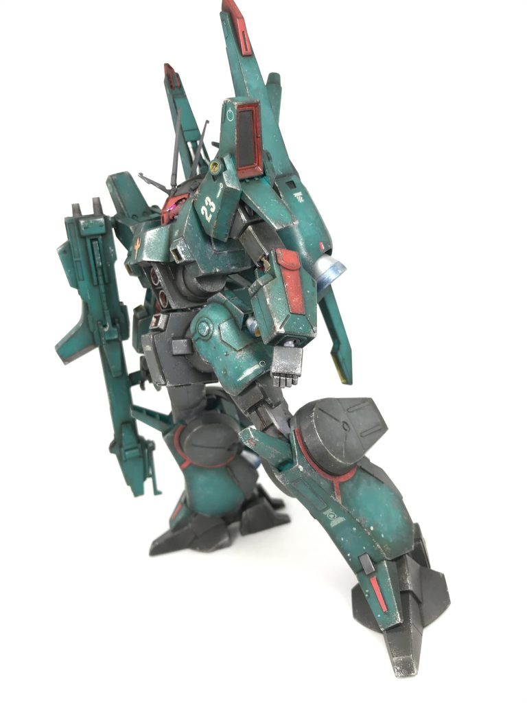 最低でも1割引きしていてさらにポイントが付くビックカメラか、ガンプラは大抵２割引きで販売しているボークスが最近私のおススメです😃（地域によって違うかも？）最近発売された、ジムショルダーキャノン？をボークスで新品税込2000円（２割引き）で売ってるのを見かけましたが…ガンプラはしばらく購入しないと決めたので…指を咥えてつや消しクリアー塗料だけ買って帰ってきました😭