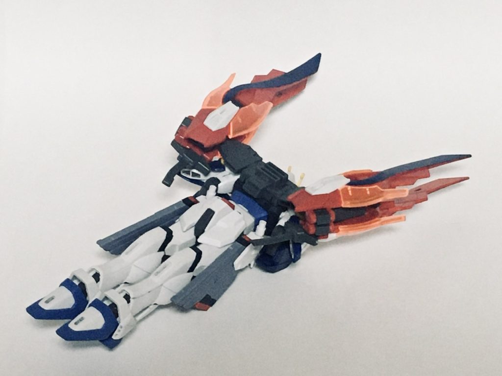 ロケット形態です。相手に対して強力な体当たり攻撃を行う形態になります。