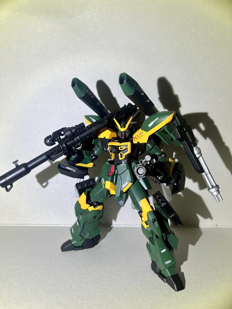 このポーズかっこいい。機動力低そうになっちゃったから支援機体作っても良いなぁ…