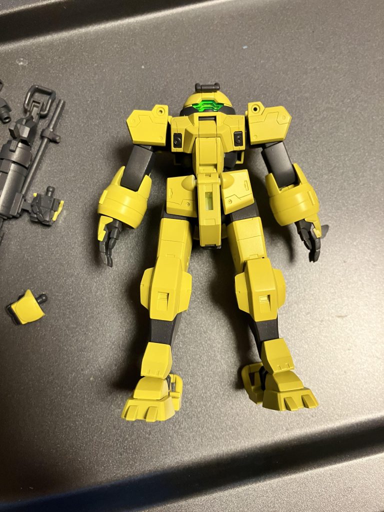 塗装後、汚し前。デミトレーナー位が気軽に汚せてウェザリングデビュー作としては作りやすかったです！デミトレーナーには悪いですが笑