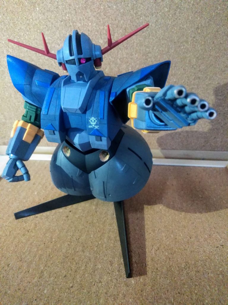 『《A,B,C,迎撃仕様機❗》あのバタバタした状況でソンナ機体を用意している暇が　　　　劇中に在るわけないでしょ❗😠』　　　　　　　　　　　　　　　　と、いうお声が聞こえて来そうですが　　　　　　『有り余るジャンクパーツの消化』の為に　御目を瞑って頂ければ幸いです🤗　　　