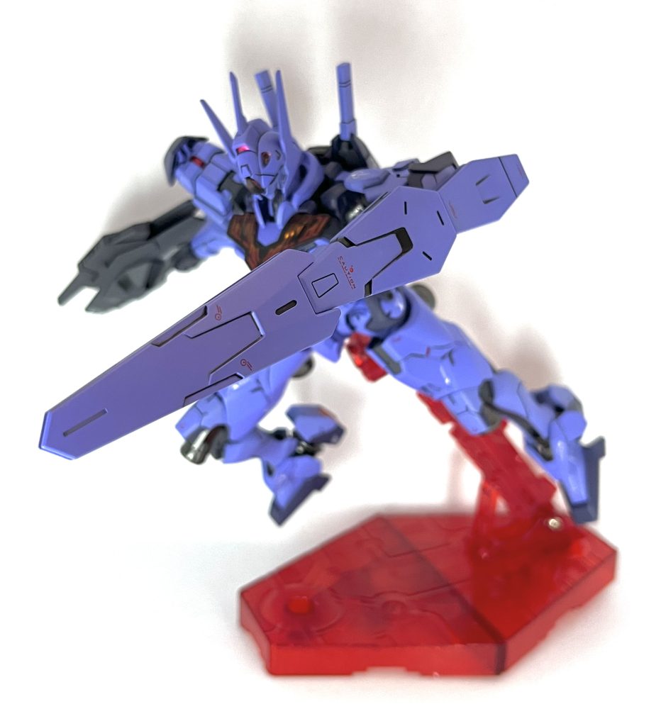 ガンビットは中央ラインの3基のみ使用するという設定。合体した状態ではシールドというより刺突武器のようにして多用するイメージです。