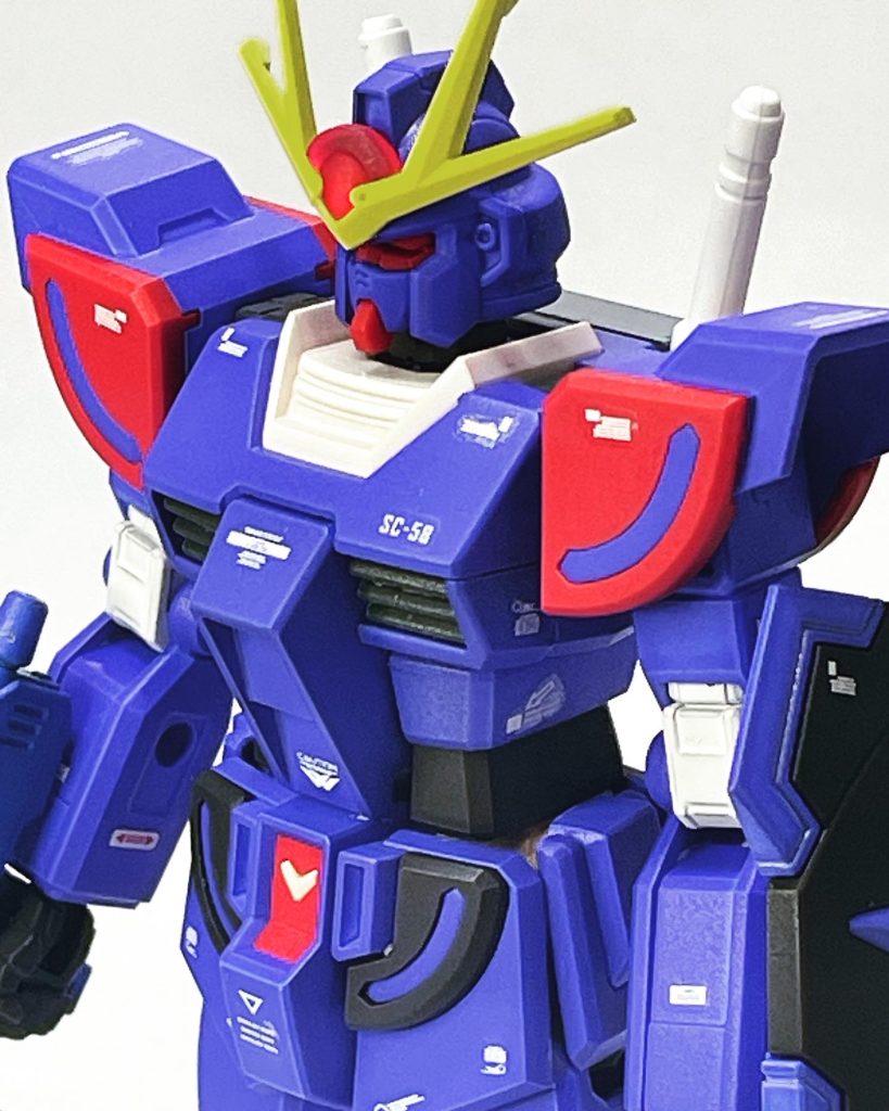 さりげなくビルドナックルで腕回りをプチカスタマイズ。握り拳とか標準装備にしてほしいぐらいです。