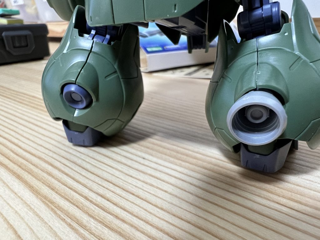 各部のバーニアはビルダーズパーツで大型化しています。