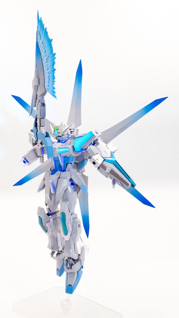 EGシステム発動クリスタルとフレームはUVライトで発光します。