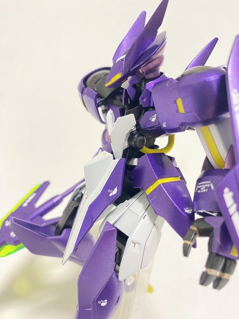 首はそのままだと埋まりすぎたので1ミリ延長してます。また、各所ディテールが寂しいと思った箇所に筋彫り追加してます。